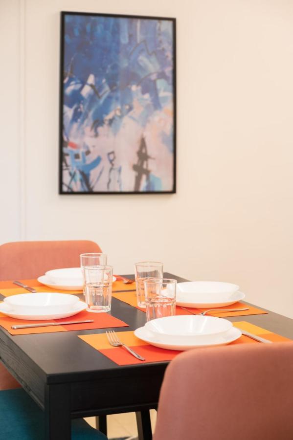 Distinct & Decent 2 Bdr Apt Steps From Nightlife And Airport Kairo Exteriör bild