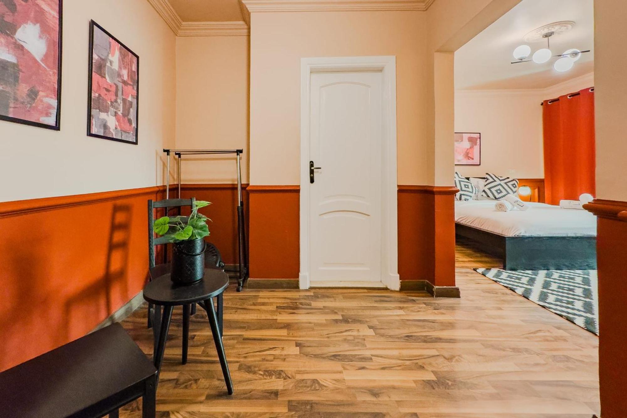 Distinct & Decent 2 Bdr Apt Steps From Nightlife And Airport Kairo Exteriör bild