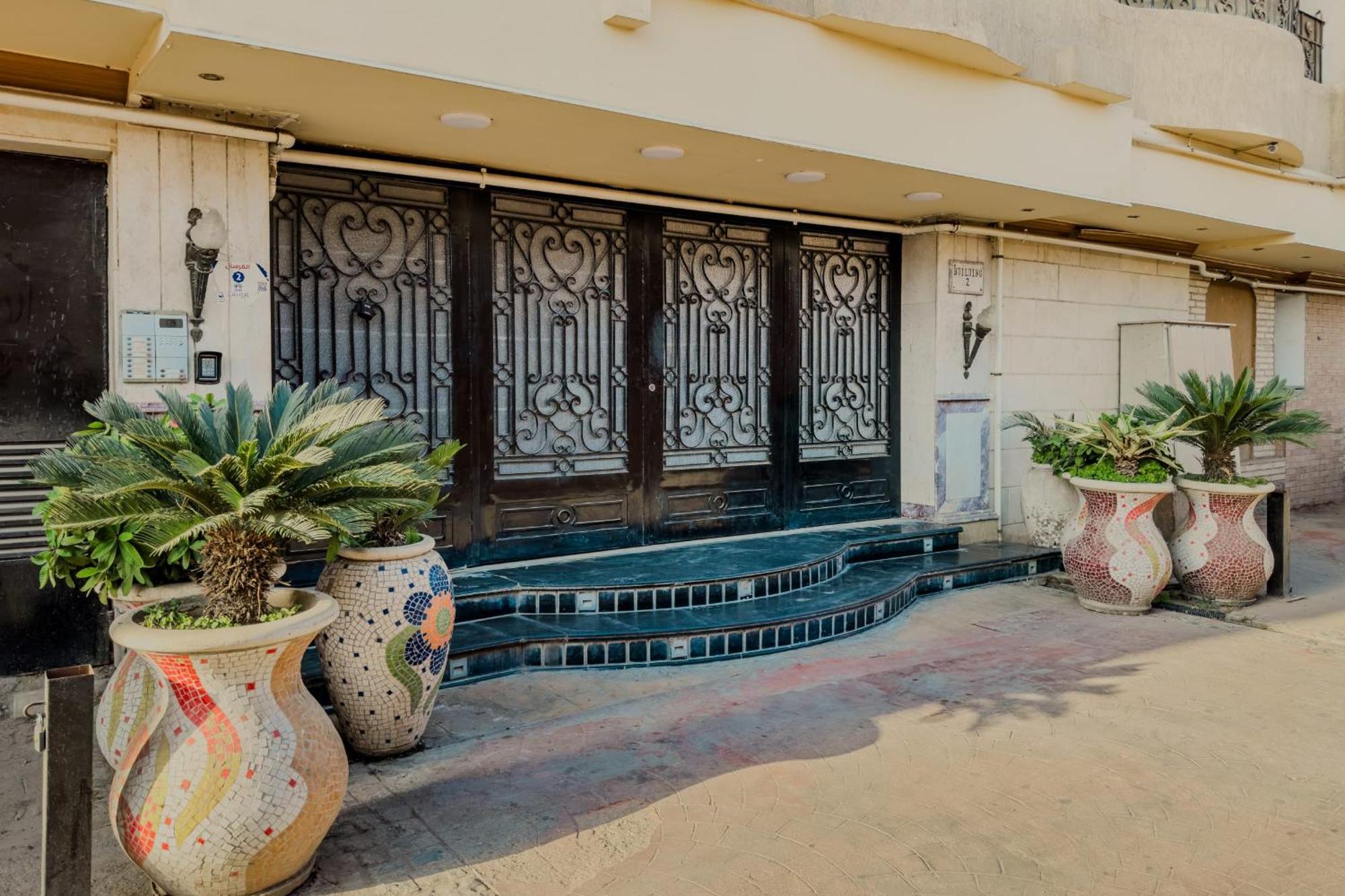 Distinct & Decent 2 Bdr Apt Steps From Nightlife And Airport Kairo Exteriör bild