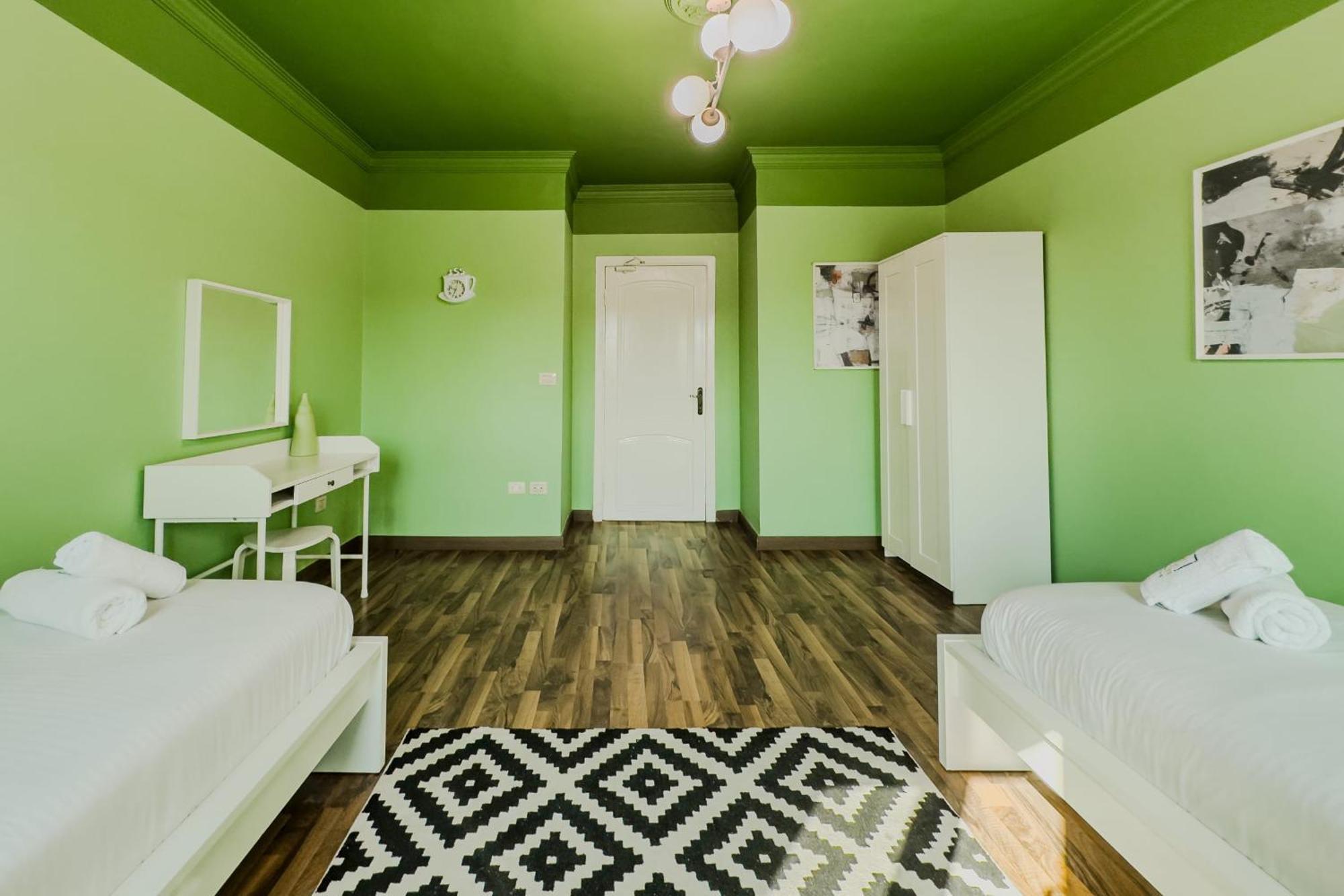 Distinct & Decent 2 Bdr Apt Steps From Nightlife And Airport Kairo Exteriör bild