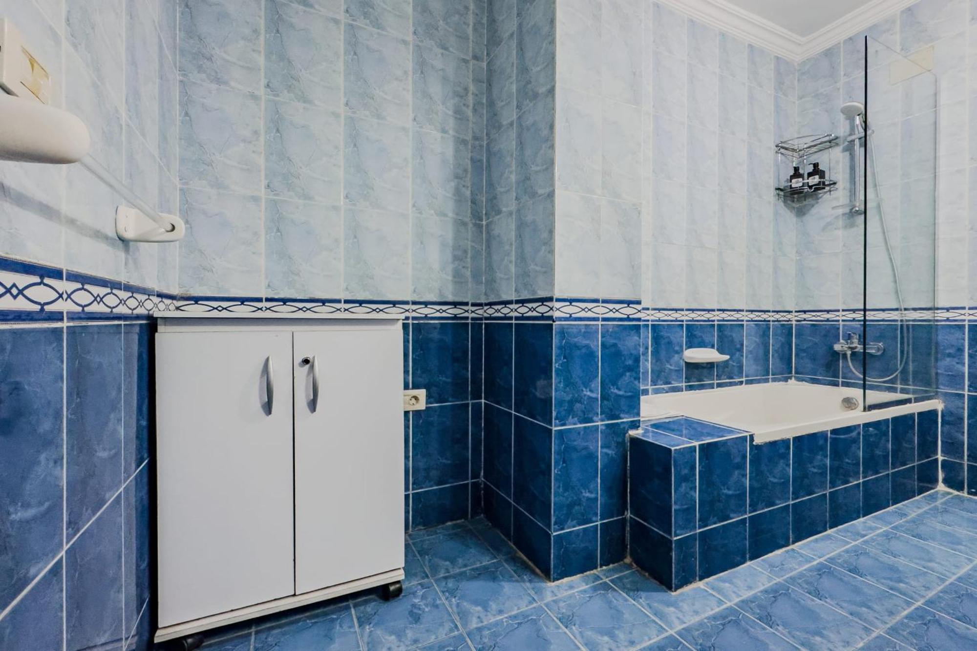 Distinct & Decent 2 Bdr Apt Steps From Nightlife And Airport Kairo Exteriör bild